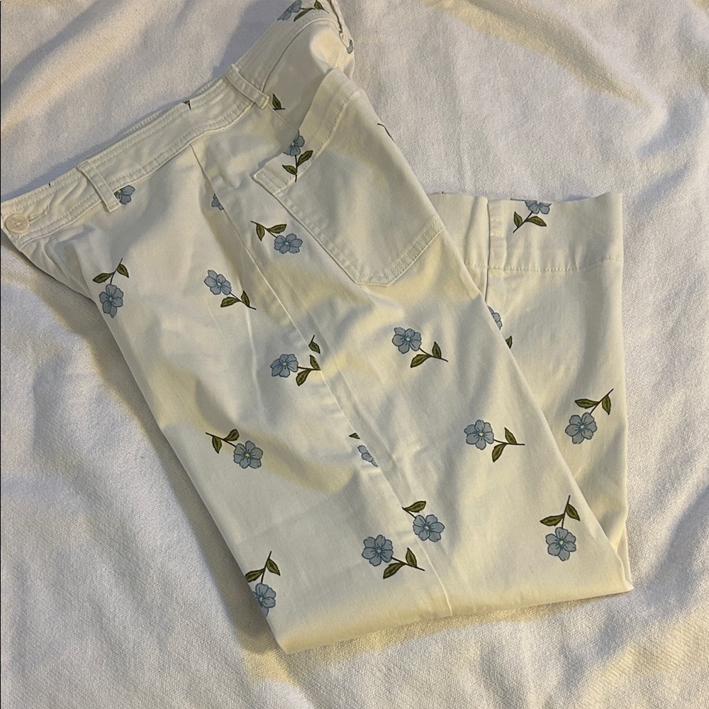 Cream Straight-Leg Jeans with Blue Floral Print